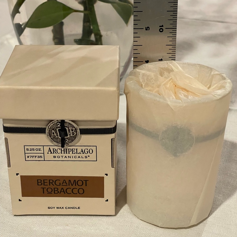 Scent of Elegance: Archipelago's Bergamot Tobacco Soy Candle